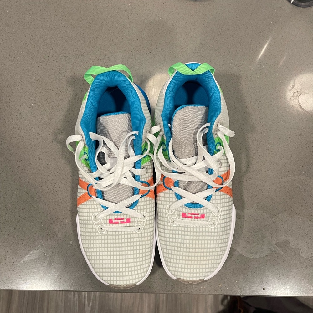 Lebron Witness 7 Basketball Shoes